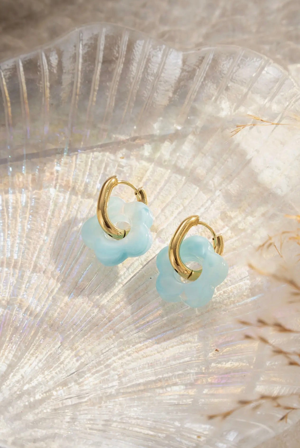 Boucles d’oreilles Amélia fleurs bleu océan
