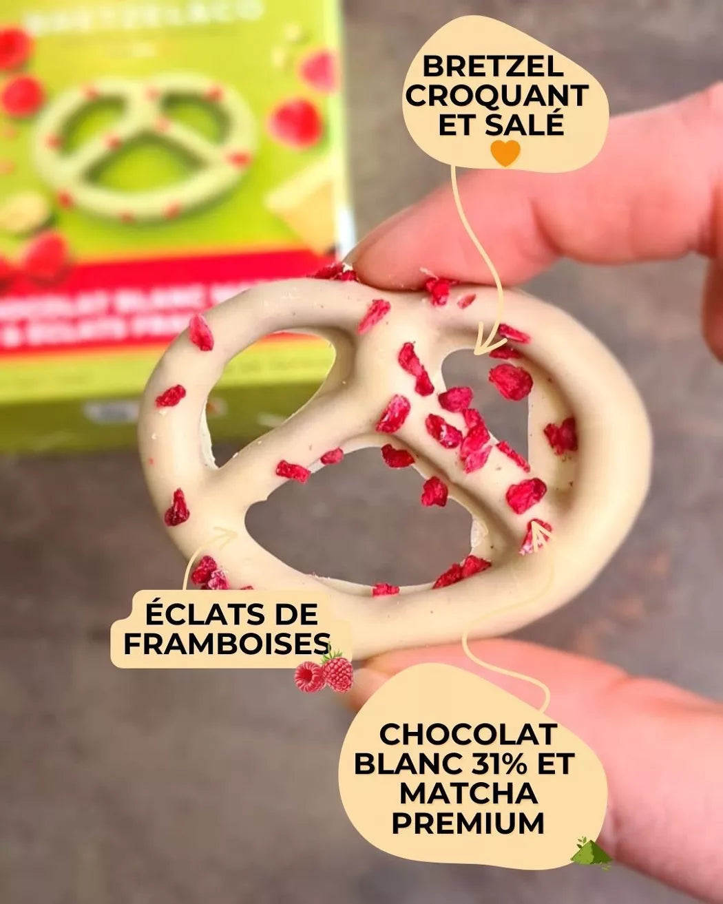 Bretzel chocolat blanc matcha - éclats de framboises - 100g