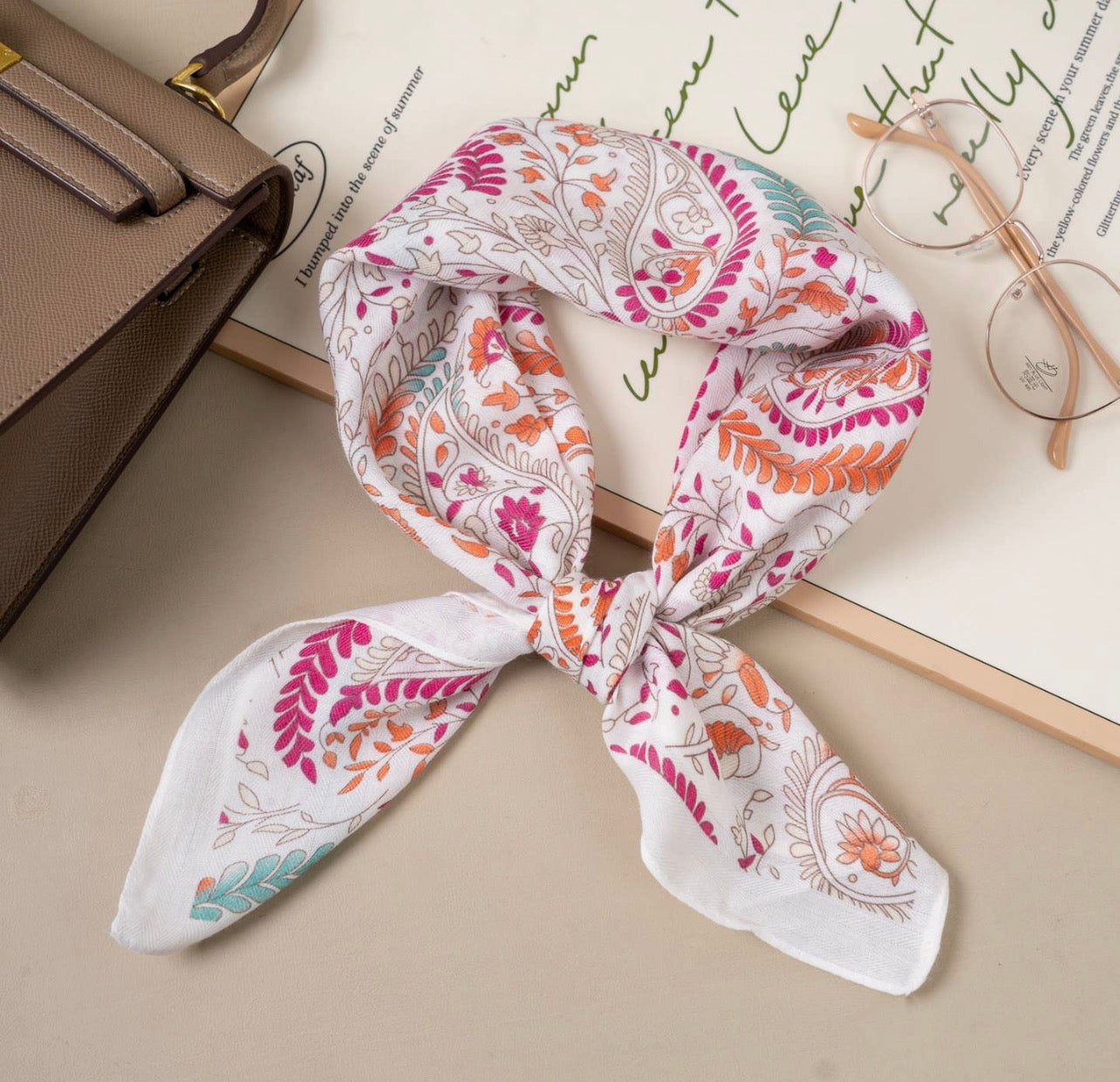 Foulard effet de soie motif  paislet